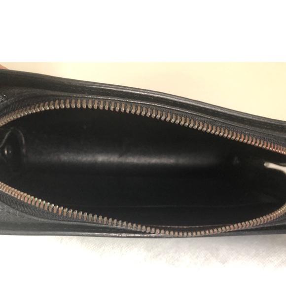 Louis Vuitton Taiga black leather clutch - Picture 12 of 12